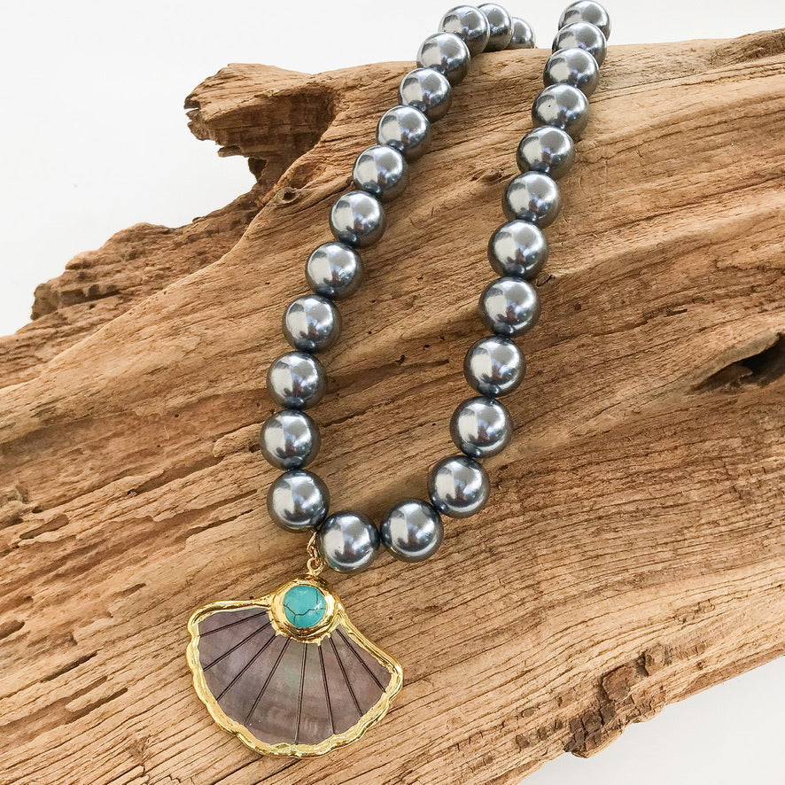 Fanned Pearl on Jumbo Pearl Necklace