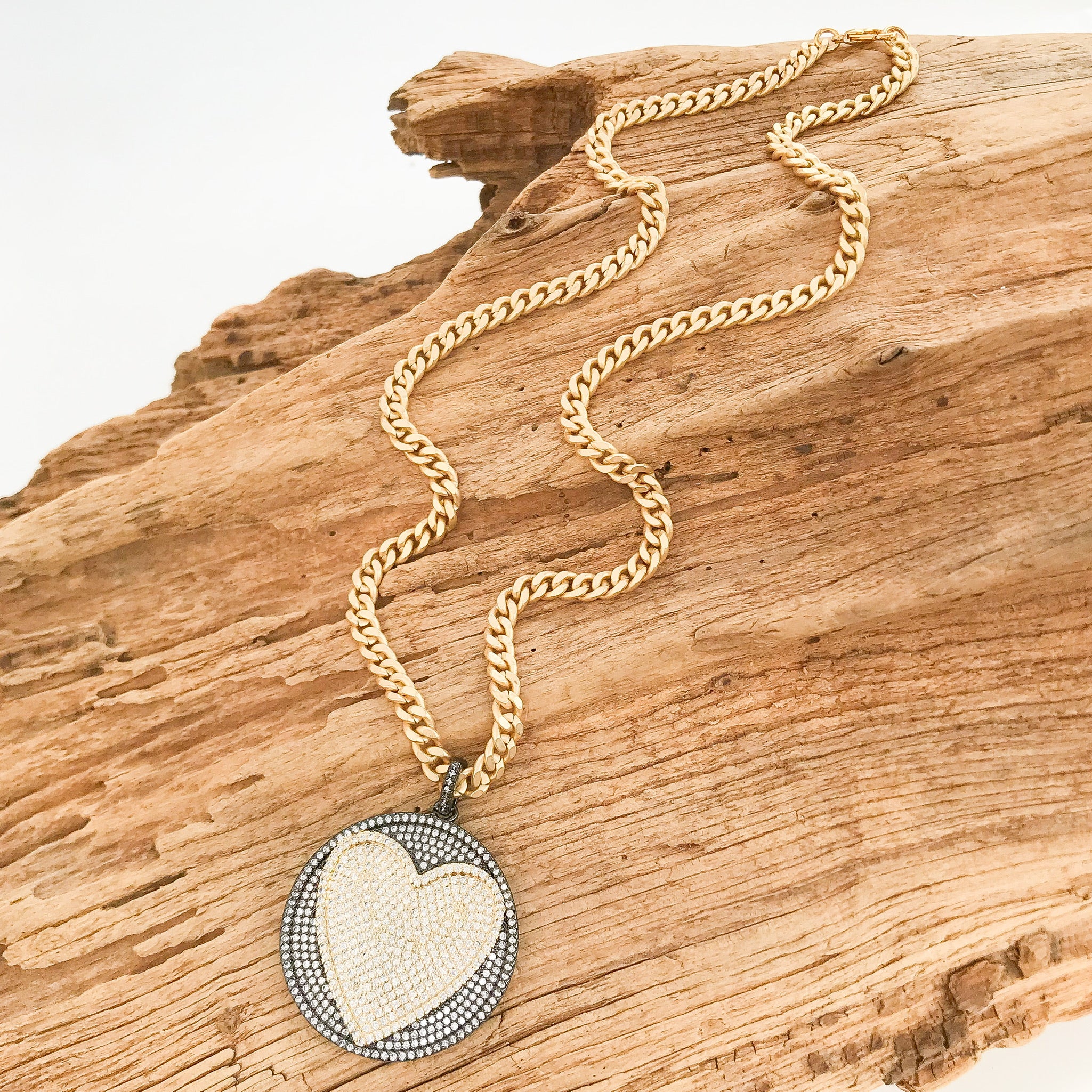 Pave Heart Disc on Med Curb 18"