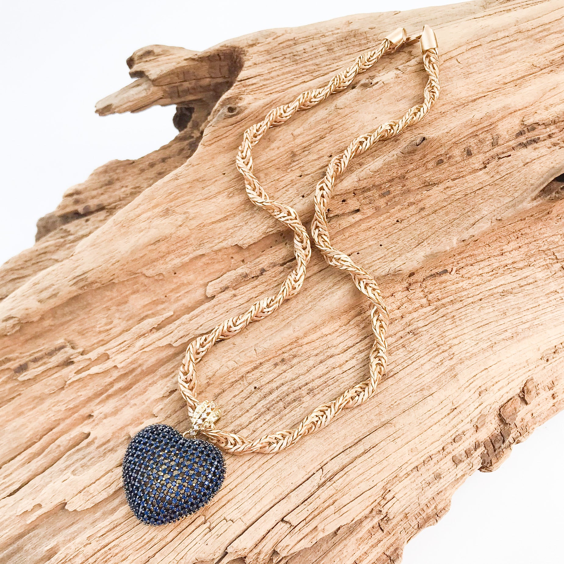 Filigree Heart on Lg Twisted Rope