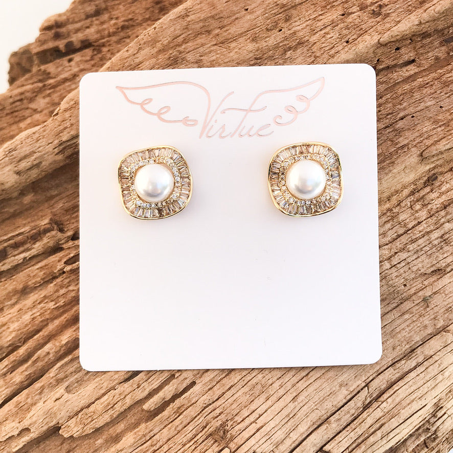 Wavy Cuffed Pearl Earrings