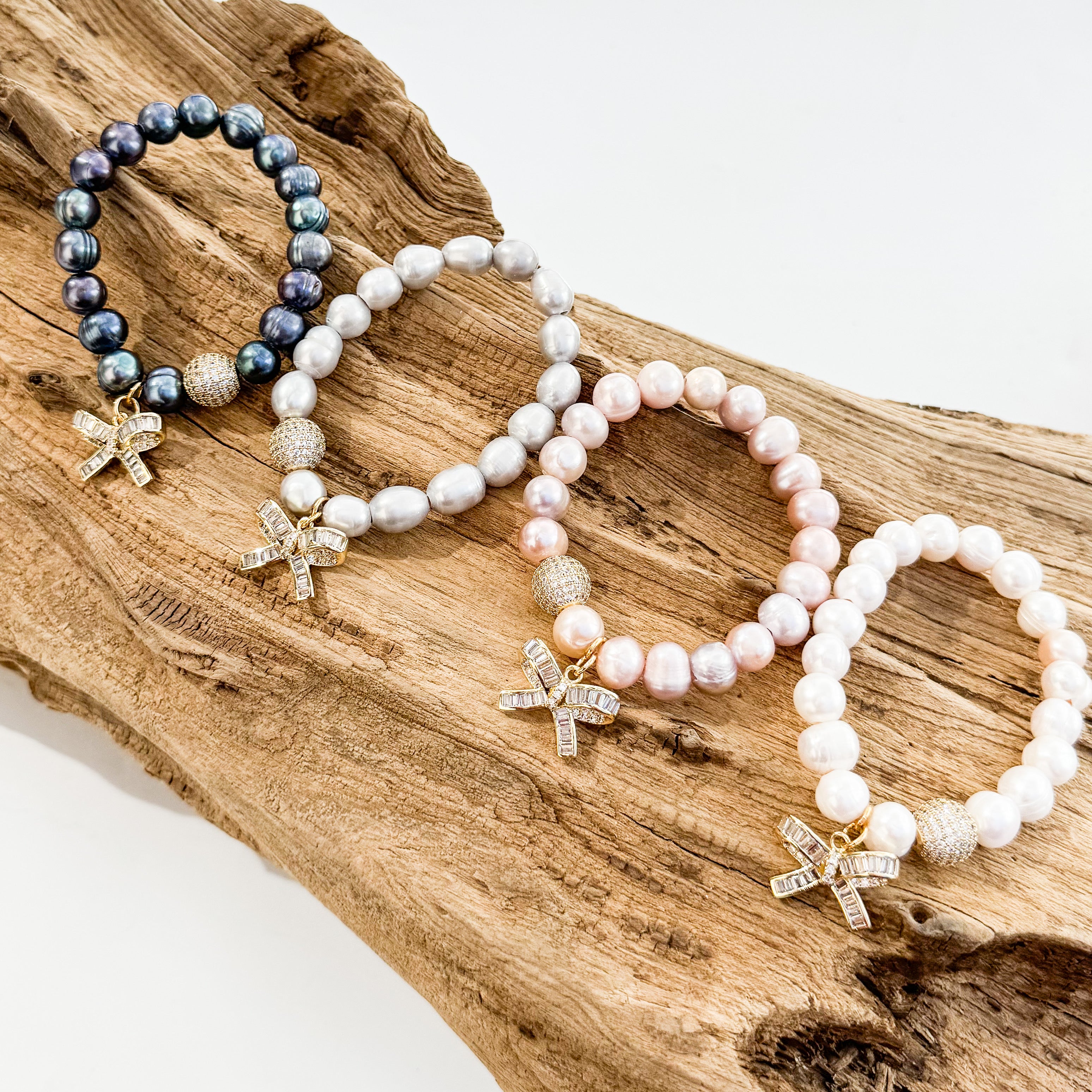 Crystal Bow on Pearl Bracelet