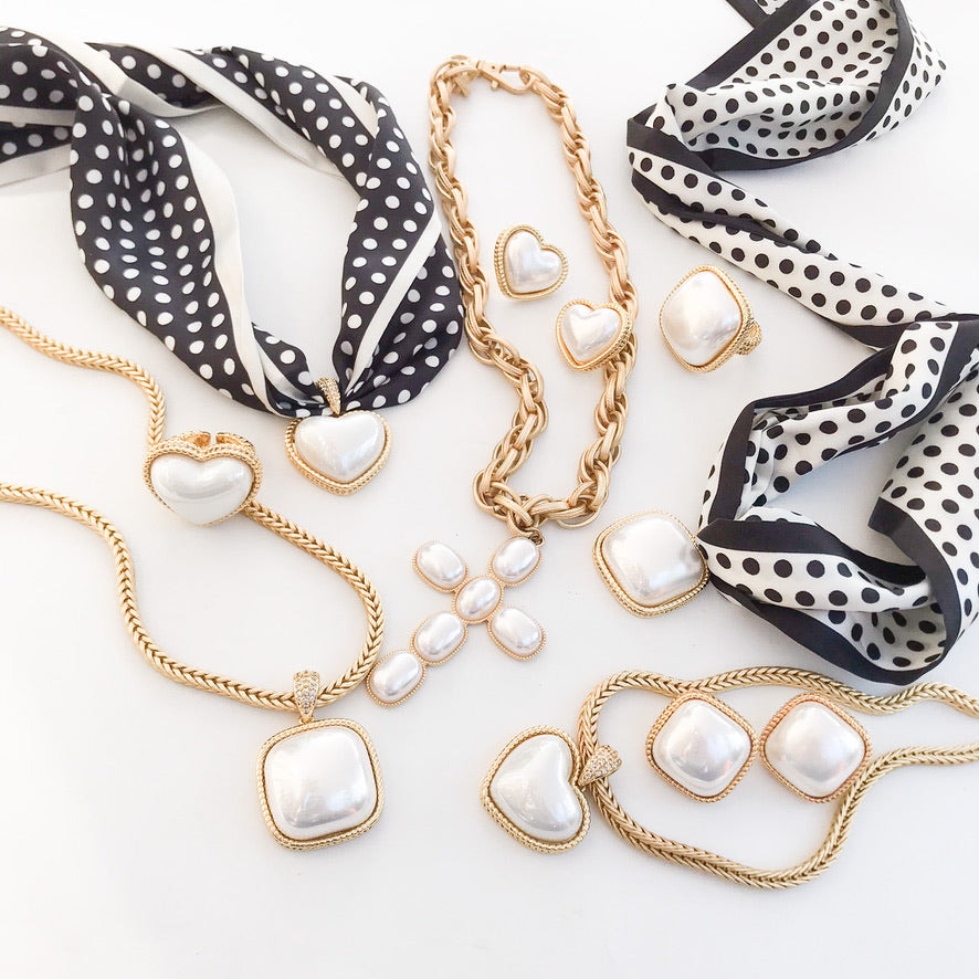 Square Puff Pearl on Box Weave