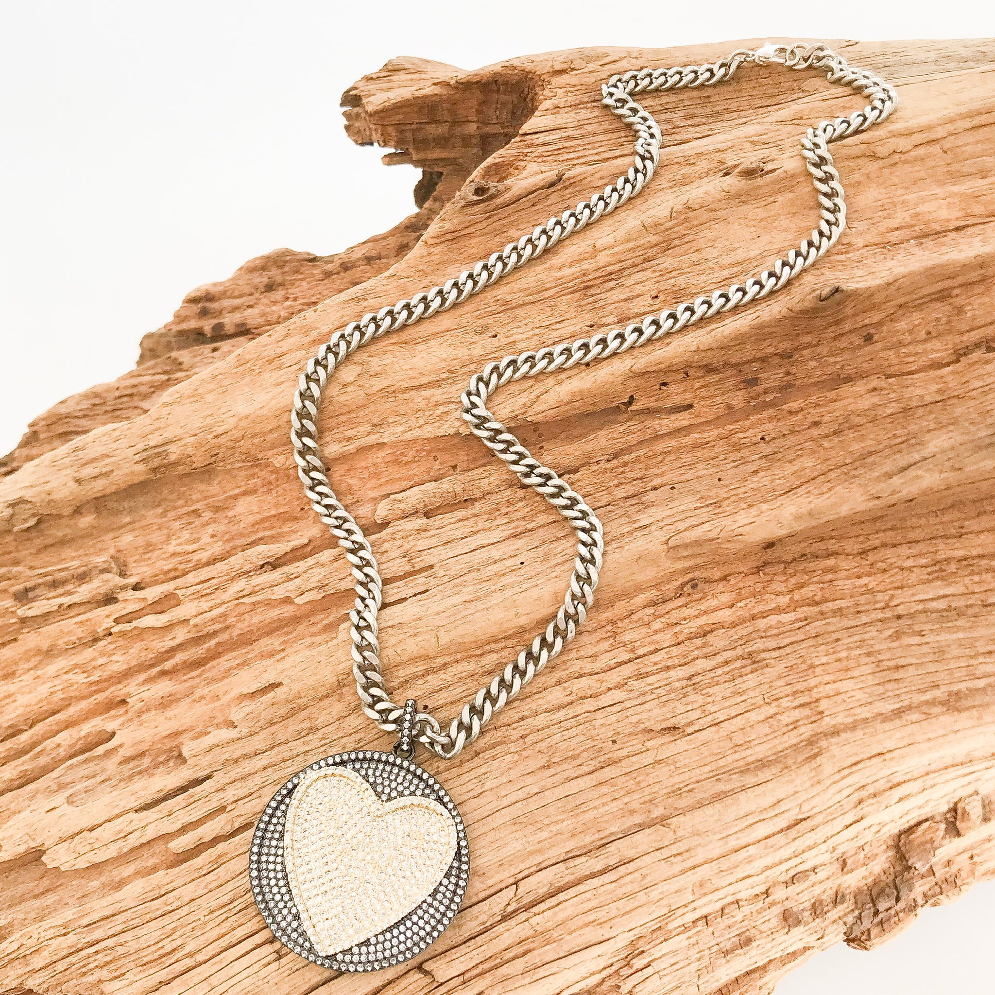 Pave Heart Disc on Med Curb 18"