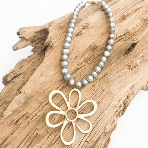 Daisy on Potato Pearls