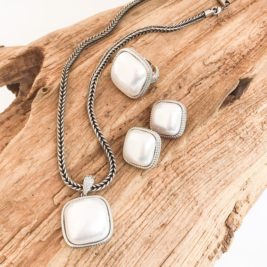 Square Puff Pearl Earrings