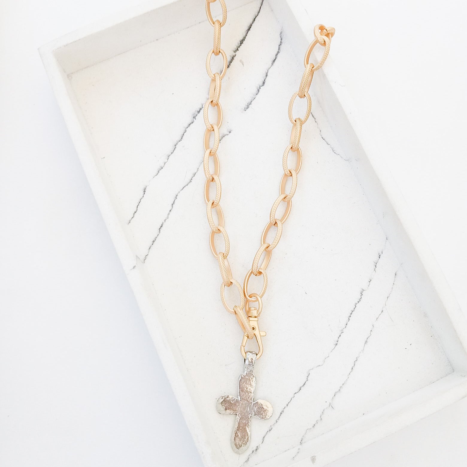 Etched Chain w/ Long-tail Cross 20”