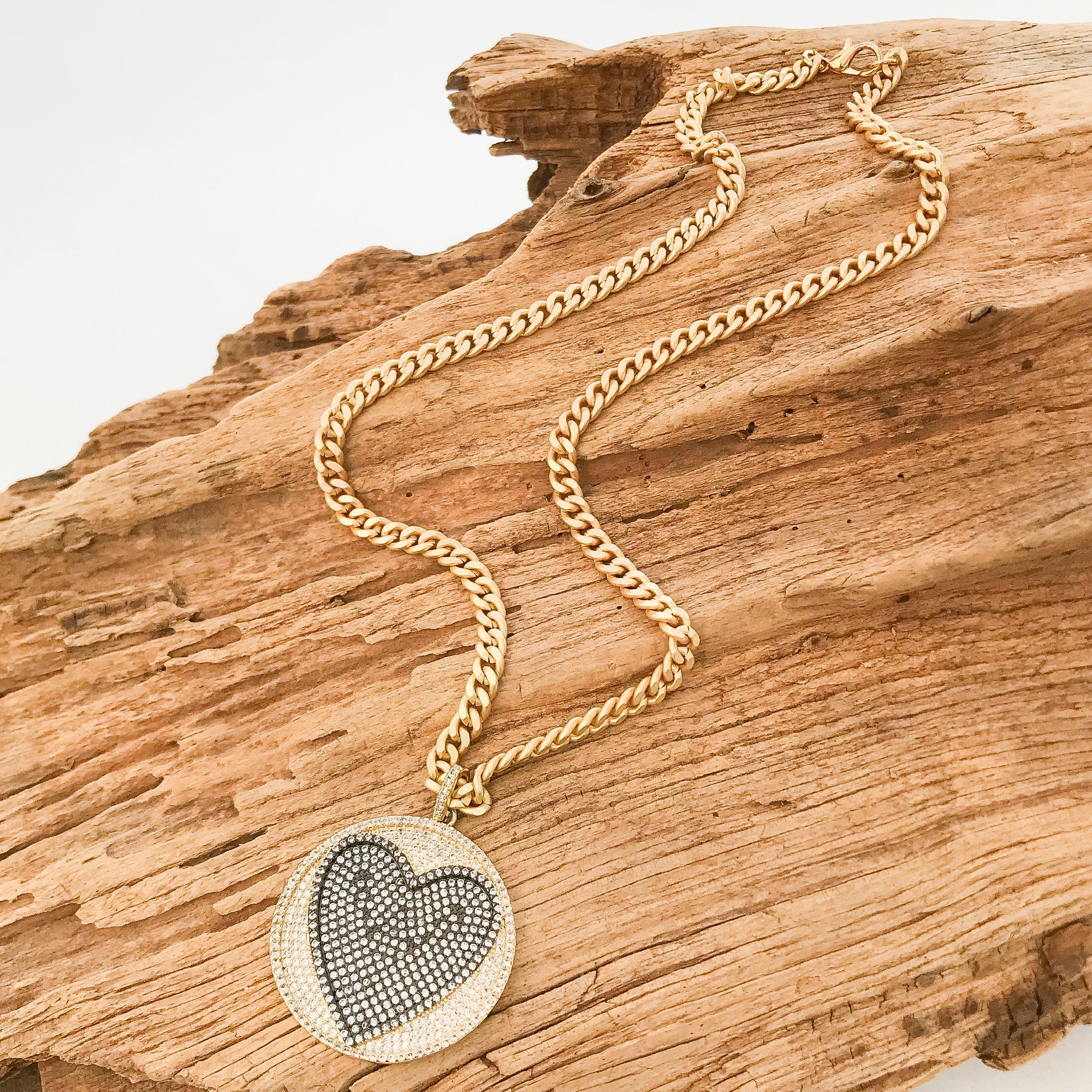 Pave Heart Disc on Med Curb 18"