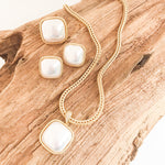 Square Puff Pearl on Box Weave