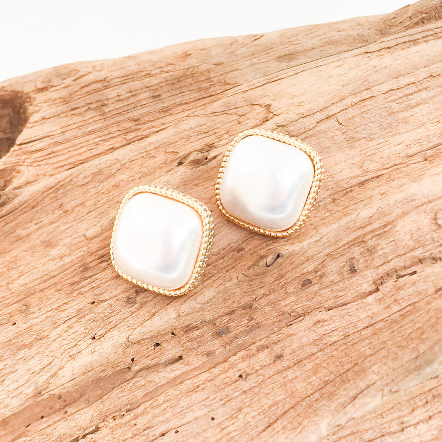 Square Puff Pearl Earrings