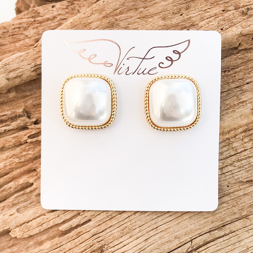 Square Puff Pearl Earrings