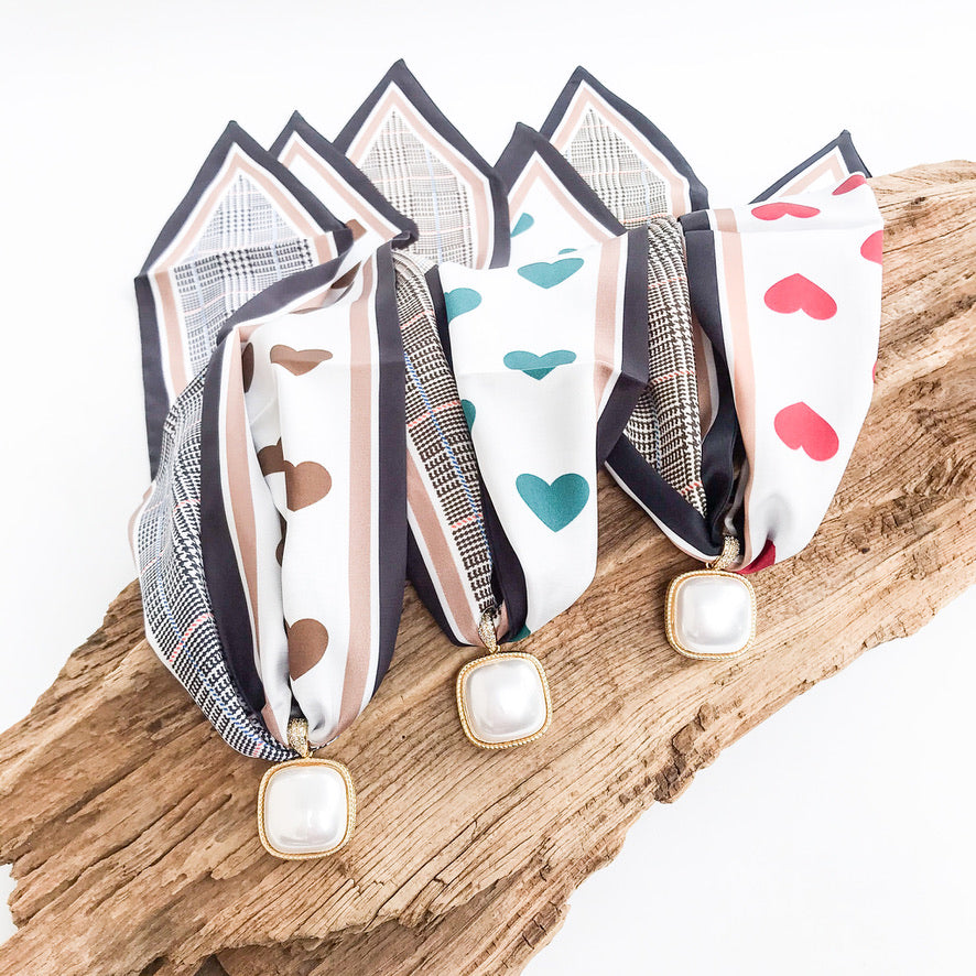 Puff Square Pearl On Scarf