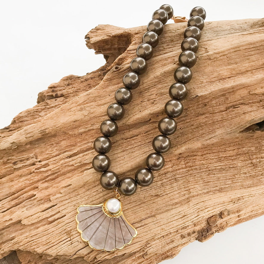 Fanned Pearl on Jumbo Pearl Necklace