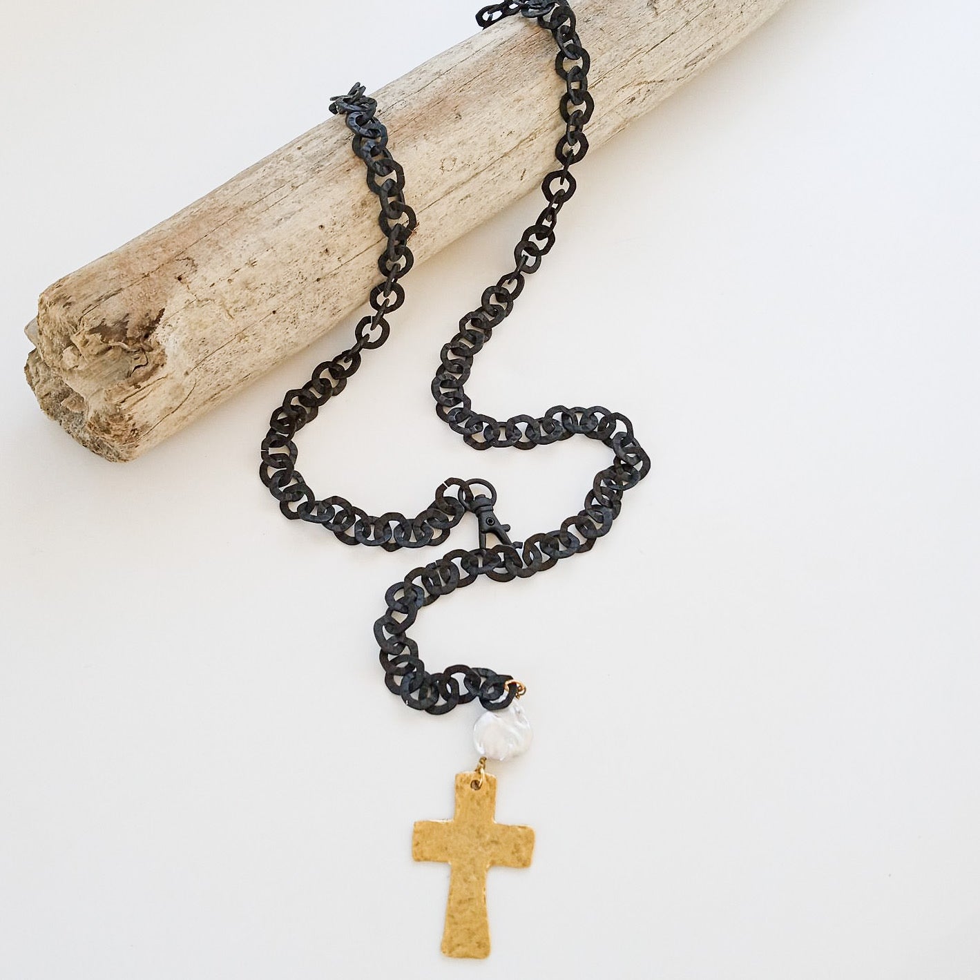 Adjustable Washer Chain w/ Hammered Cross & Pearl