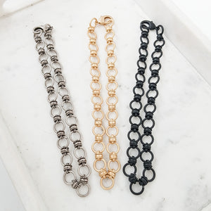 The Crown Necklace Short