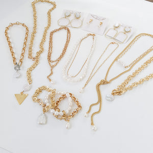Knotted Curb Chain Necklace w/ Mini Pearls