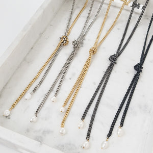 Knotted Curb Chain Necklace w/ Mini Pearls