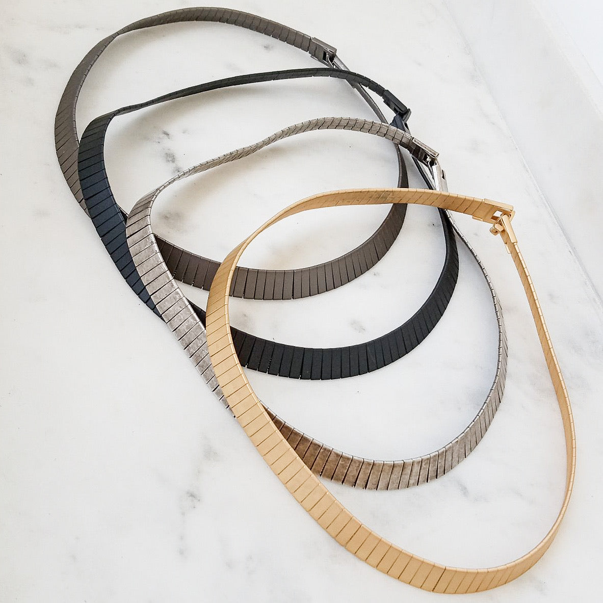 Piano Tile Collar 18”