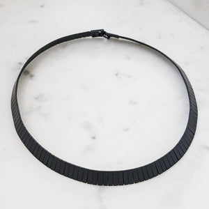 Piano Tile Collar 18”