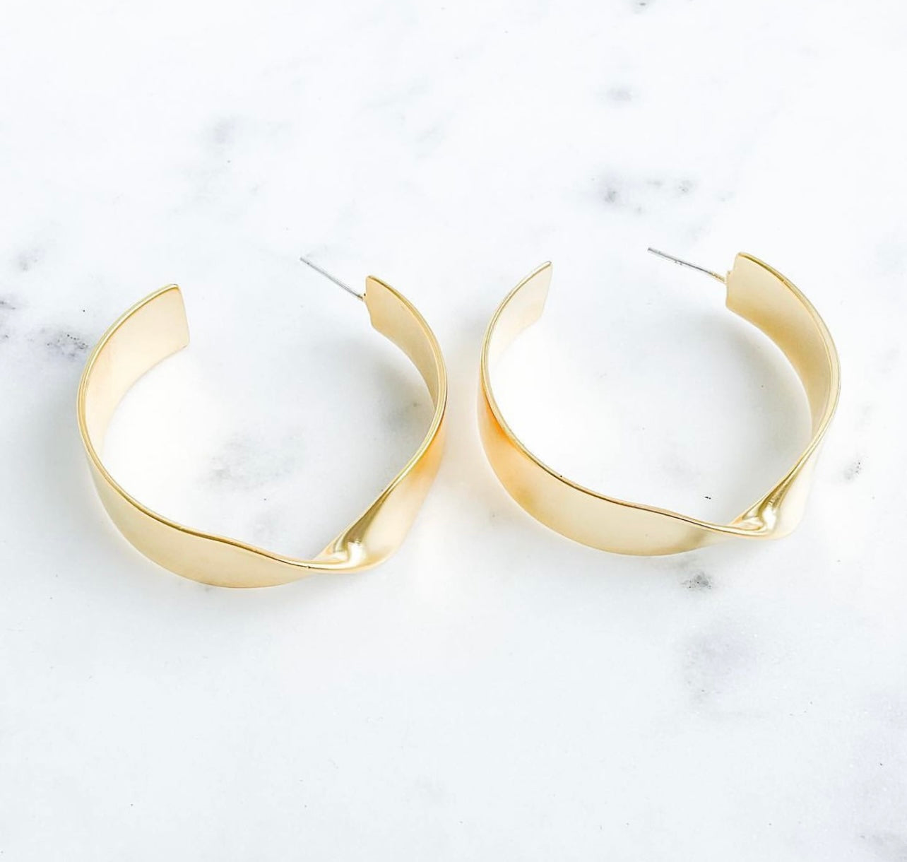 Twisted Hoop