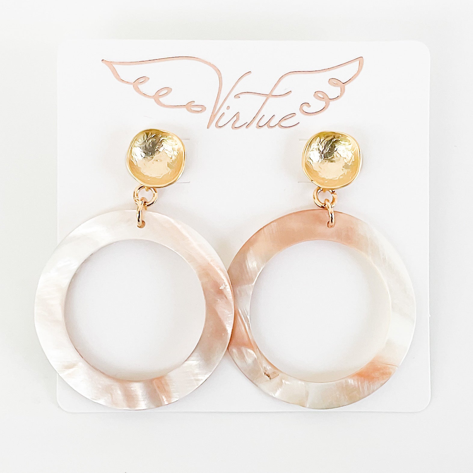Hammered Post w/ Shell Hoop