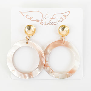 Hammered Post w/ Shell Hoop