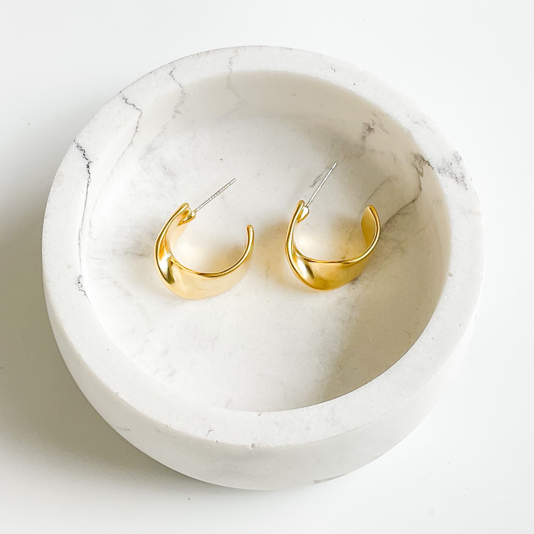 Twisted Hoop