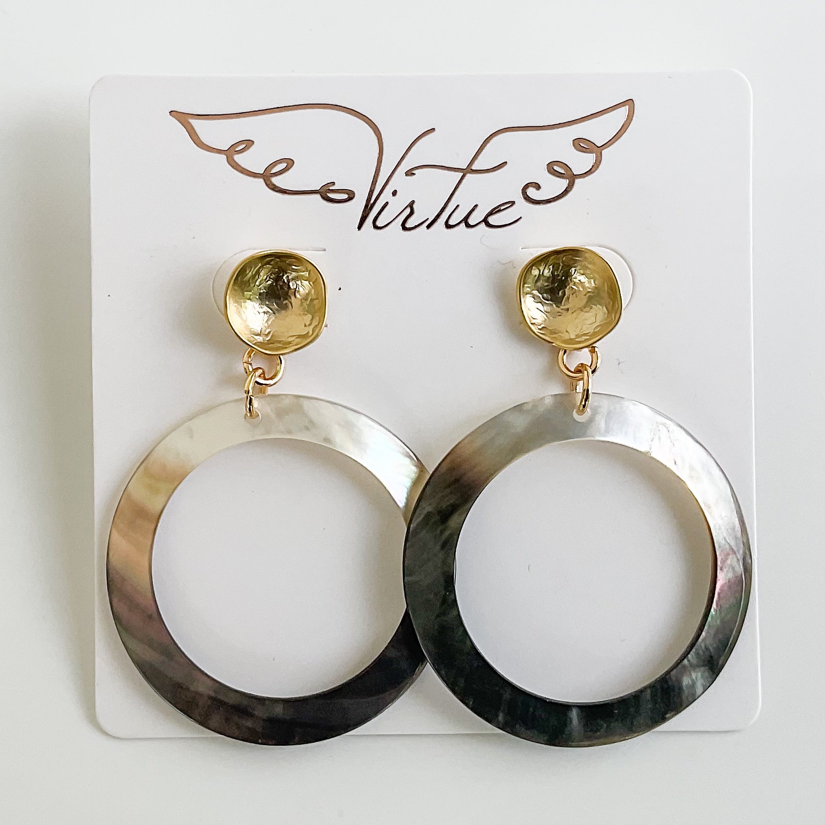 Hammered Post w/ Shell Hoop
