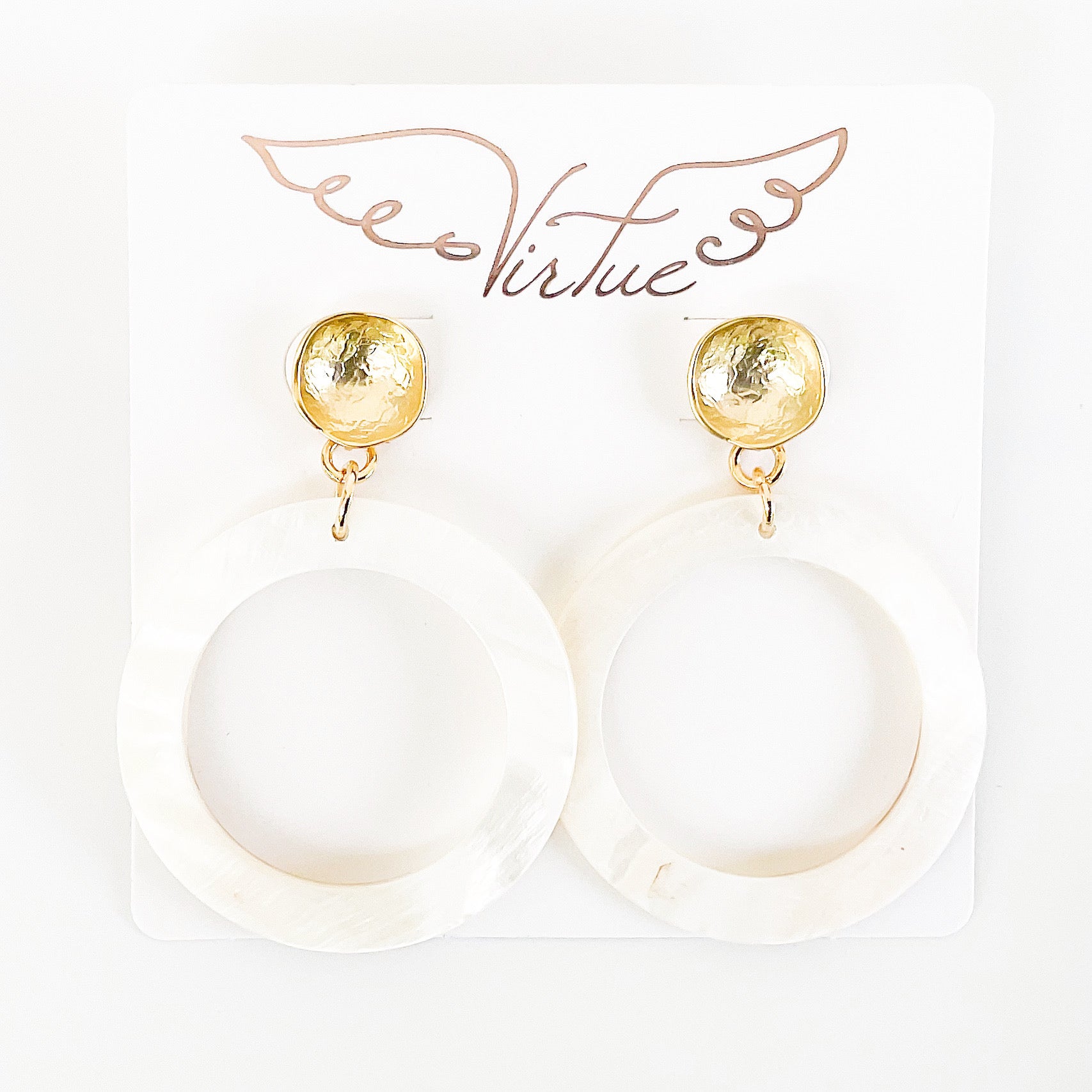 Hammered Post w/ Shell Hoop