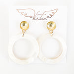 Hammered Post w/ White Shell Hoop