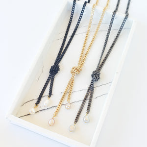 Knotted Curb Chain Necklace w/ Mini Pearls